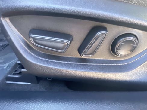 Used 2025 Toyota Camry SE FWD image 19