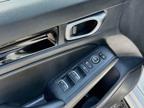 Used 2024 Honda Civic EX-L image 17