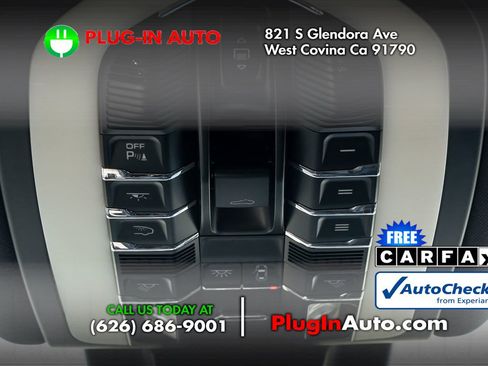 Used 2018 Porsche Macan AWD/4WD image 19