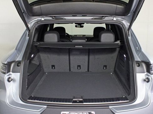 Certified 2025 Porsche Cayenne AWD/4WD image 13