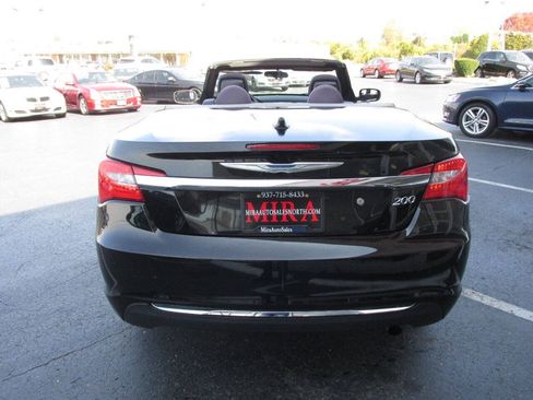 Used 2013 Chrysler 200 Touring FWD image 4