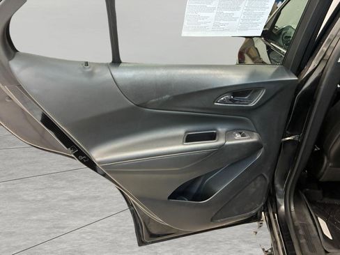 Used 2019 Chevrolet Equinox Premier image 18