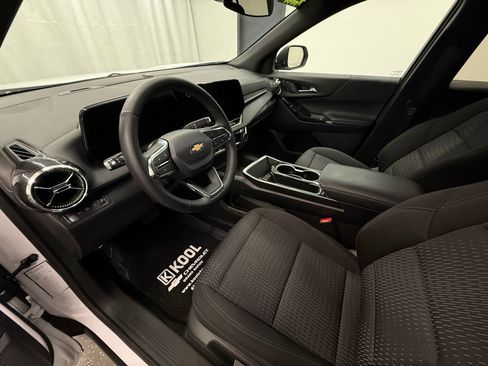 Certified 2025 Chevrolet Equinox LT image 11