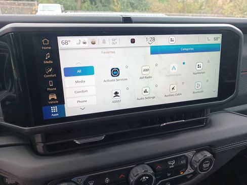 Used 2024 Jeep Gladiator Rubicon w/ Convenience Group image 14