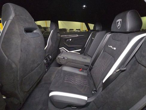 Used 2024 Lamborghini Urus Performante image 12