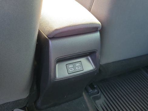 Used 2025 Toyota Corolla LE FWD image 14