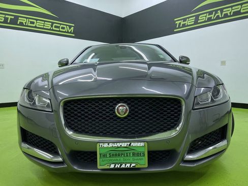Used 2017 Jaguar XF Prestige image 3