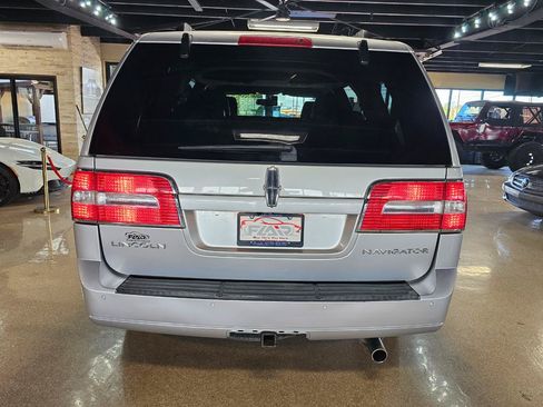 Used 2014 Lincoln Navigator 4WD image 6
