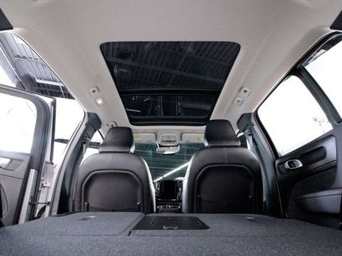 Certified 2025 Volvo XC40 B5 Plus image 27