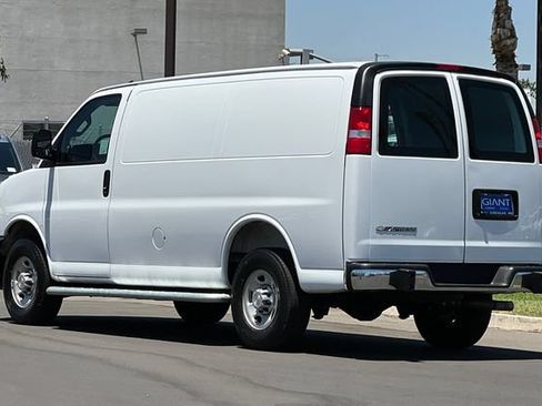 Used 2025 Chevrolet Express 2500 w/ Driver Convenience Package RWD image 6