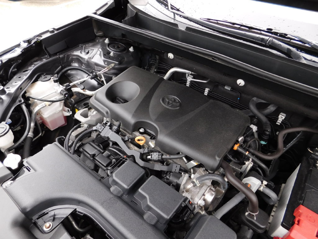 Used 2022 Toyota RAV4 XLE AWD/4WD image 32
