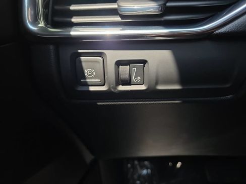 Used 2023 Cadillac XT4 Premium Luxury AWD/4WD image 35