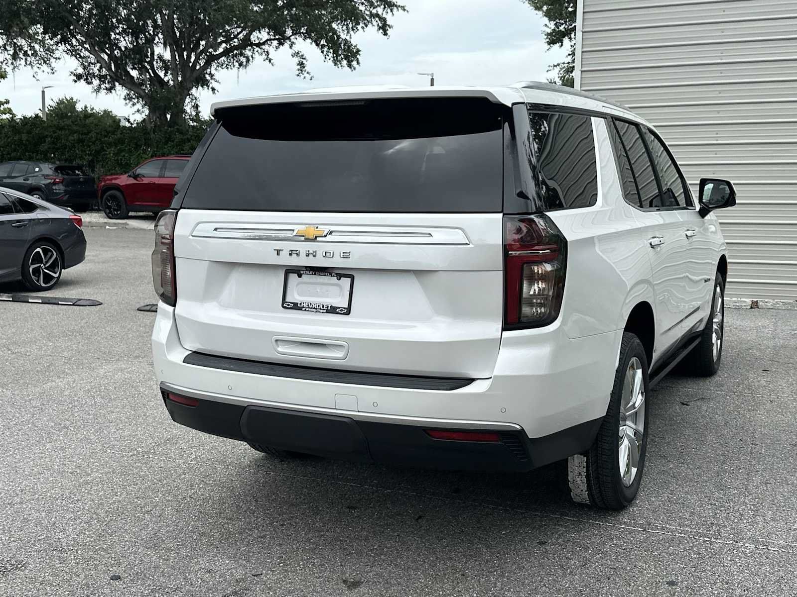 Used 2023 Chevrolet Tahoe High Country w/ Premium Package 2 AWD/4WD image 6