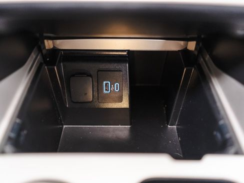 Used 2023 Ford Explorer XLT w/ Equipment Group 202A image 18