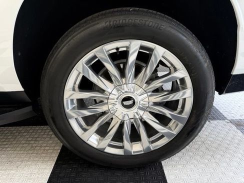 Used 2023 Cadillac Escalade ESV Premium Luxury w/ Performance Package AWD/4WD image 14