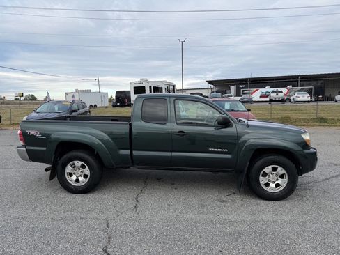 Used 2011 Toyota Tacoma 4x4 Access Cab V6 image 6