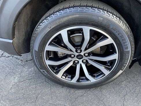 Used 2022 Ford Explorer ST-Line image 18