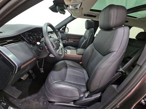 Used 2025 Land Rover Range Rover SE AWD/4WD image 10