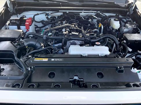 Used 2025 Toyota 4Runner SR5 AWD/4WD image 31