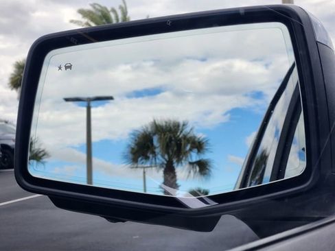 Used 2022 GMC Sierra 1500 SLT w/ SLT Premium Plus Package image 25