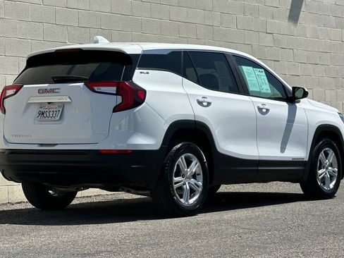 Used 2024 GMC Terrain SLE FWD image 4