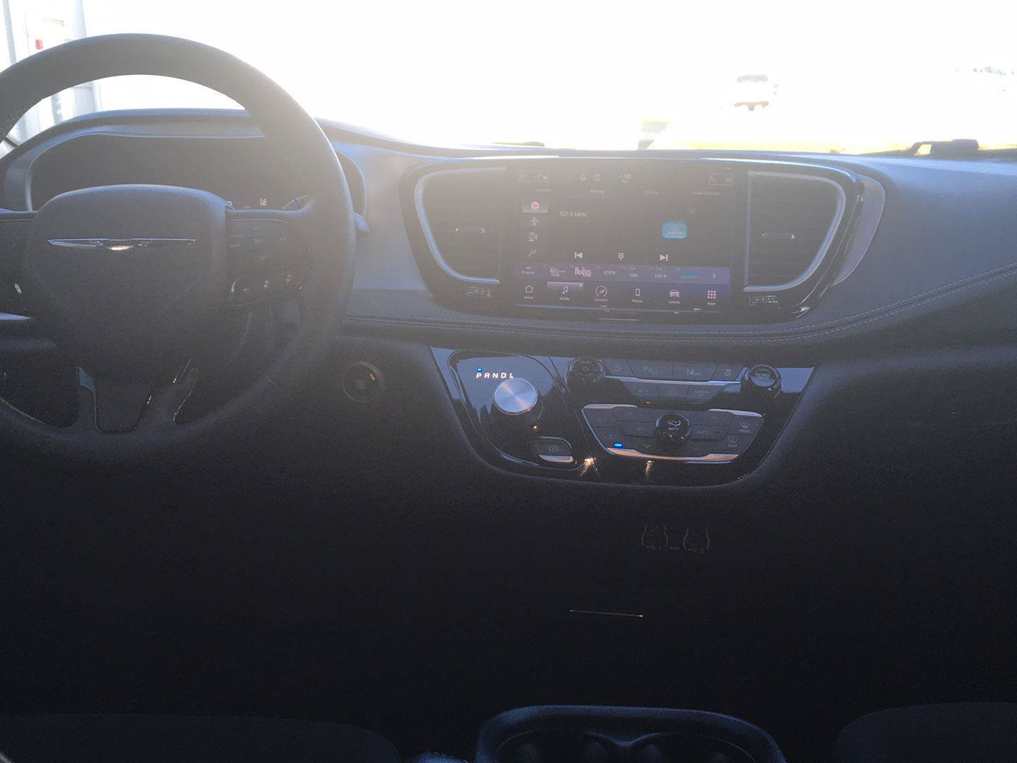 Used 2023 Chrysler Pacifica Touring FWD image 32