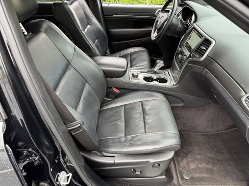 Used 2018 Jeep Grand Cherokee Limited w/ Luxury Group II image 42