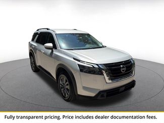 Used 2025 Nissan Pathfinder SV FWD video 1