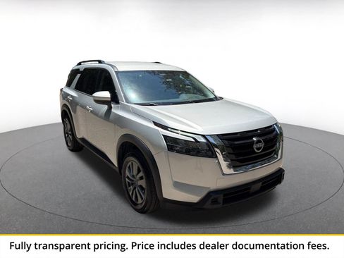 Used 2025 Nissan Pathfinder SV FWD image 1