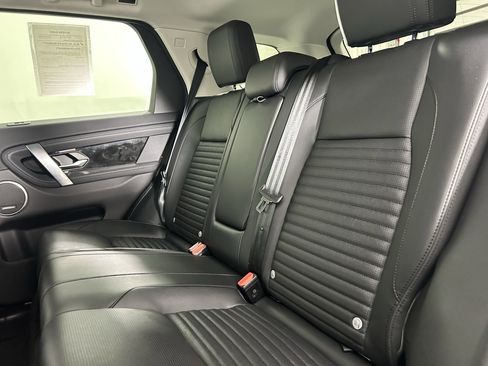 Used 2025 Land Rover Discovery Sport S image 19