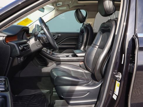 Used 2020 Lincoln Aviator Reserve w/ Equipment Group 201A image 7