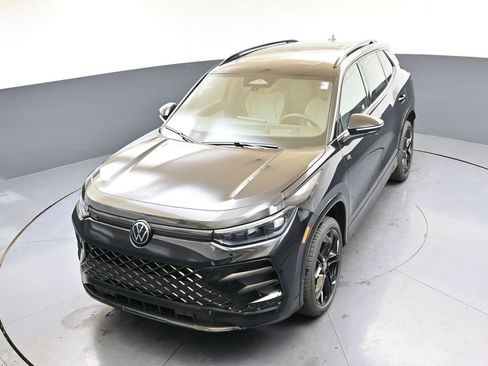 New 2026 Volkswagen Tiguan SE R-Line image 42