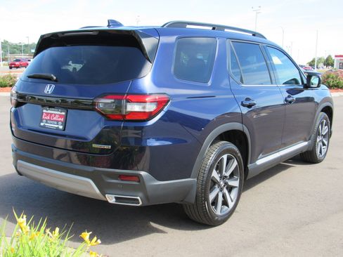 Used 2025 Honda Pilot Touring image 6