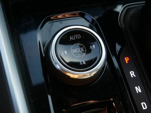 Used 2023 Chevrolet Colorado Trail Boss w/ Technology Package image 29