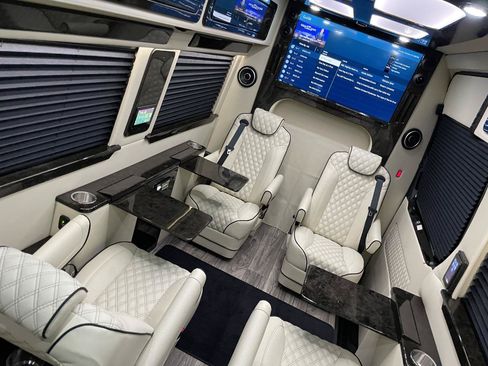 Used 2021 Mercedes-Benz Sprinter 3500 image 3