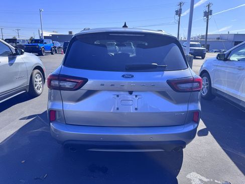 Used 2023 Ford Escape ST-Line w/ Tech Pack #1 AWD/4WD image 5