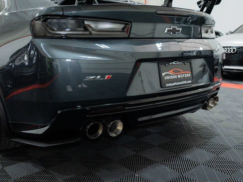 Used 2018 Chevrolet Camaro ZL1 RWD image 10
