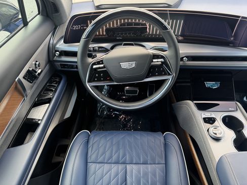 Certified 2026 Cadillac Vistiq Premium Luxury w/ LPO, Floor Liner Package AWD/4WD image 16
