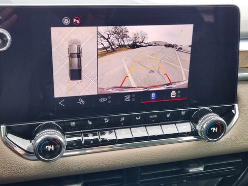 Certified 2025 GMC Canyon Denali image 17