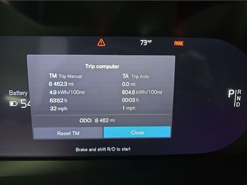 Used 2024 Volvo XC40 Recharge Core RWD image 4