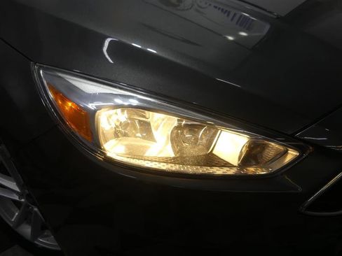 Used 2018 Ford Focus SE FWD image 14