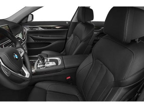 Used 2022 BMW 740i w/ M Sport Package RWD image 12