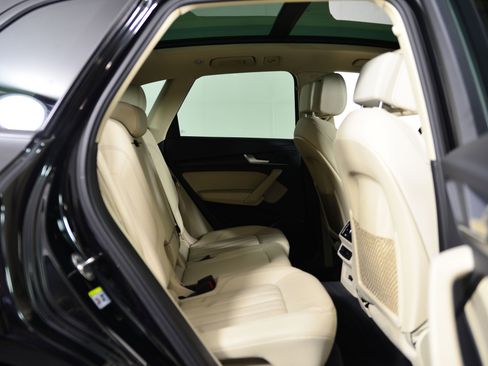 Certified 2025 Audi Q5 Premium image 22