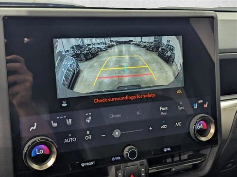 Used 2025 Lexus GX 550 w/ Cold Area Package AWD/4WD image 14