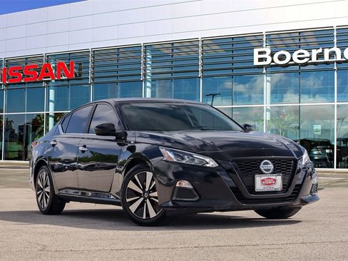 Used 2021 Nissan Altima 2.5 SV image 1