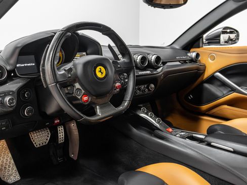 Used 2015 Ferrari F12 Berlinetta image 9