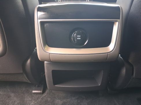 Used 2025 Kia Carnival FWD image 24