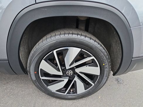 Certified 2024 Volkswagen Atlas SE FWD image 35
