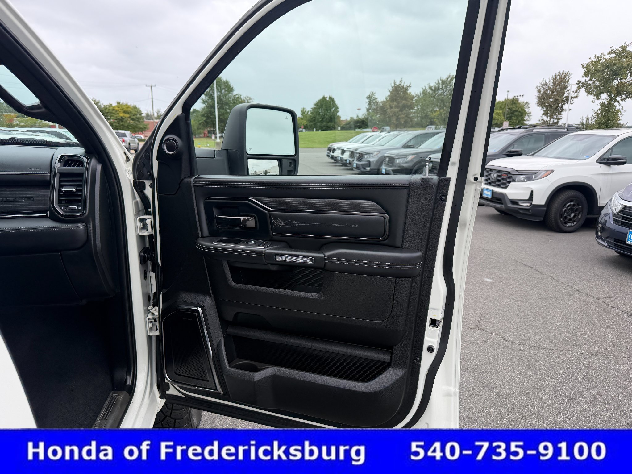 Used 2023 RAM 2500 Limited AWD/4WD image 16