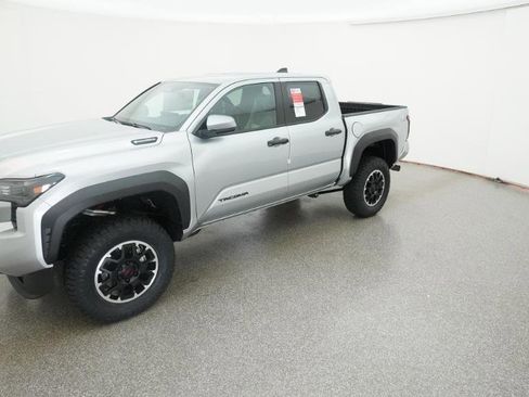 New 2025 Toyota Tacoma TRD Off-Road AWD/4WD image 28